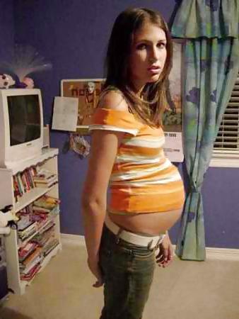 25P Some Images of  AMATEUR Pregnant Babe