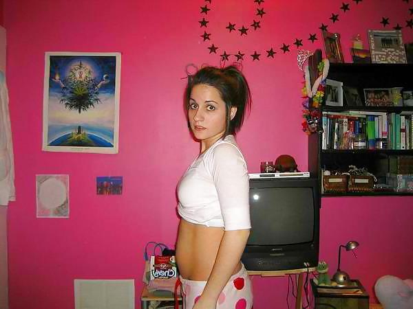 25P Some Images of  AMATEUR Pregnant Babe