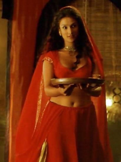 25P Indira Varma mega collection