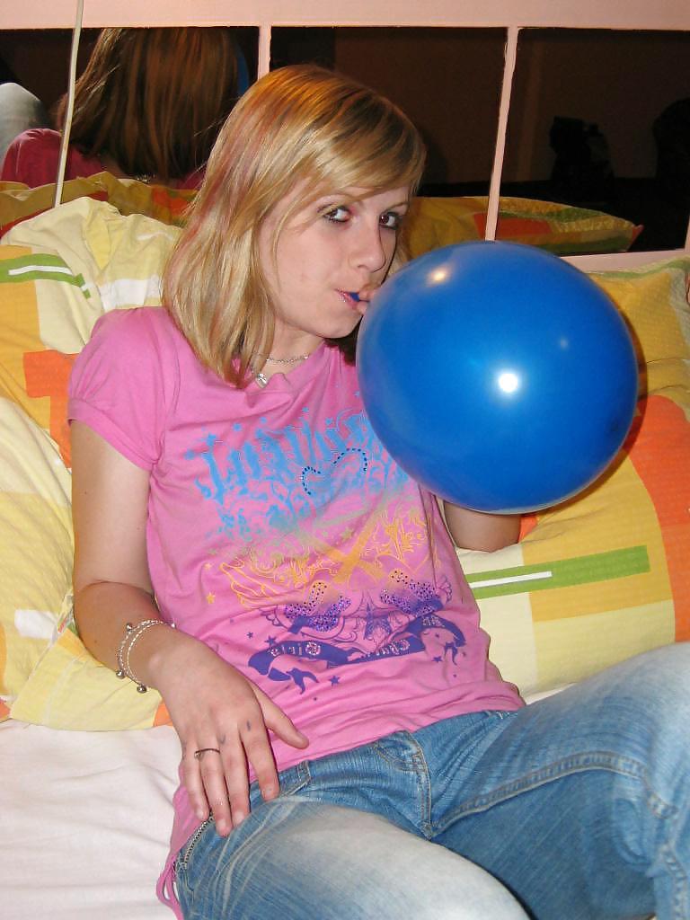 25P Balloon girls