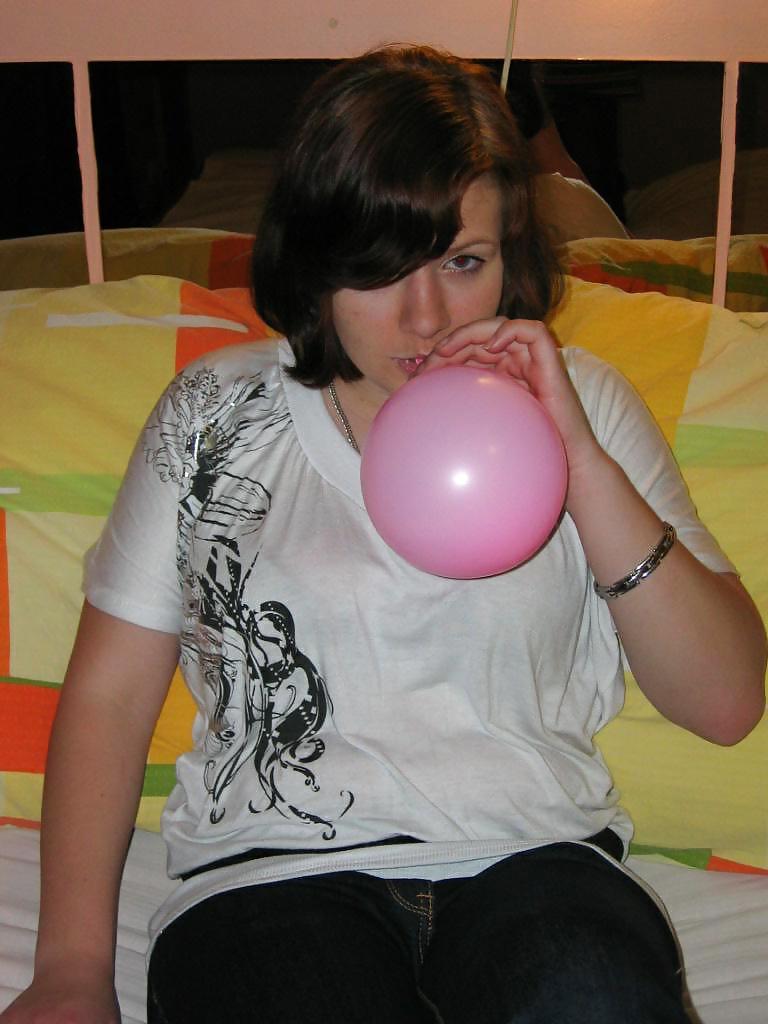 25P Balloon girls