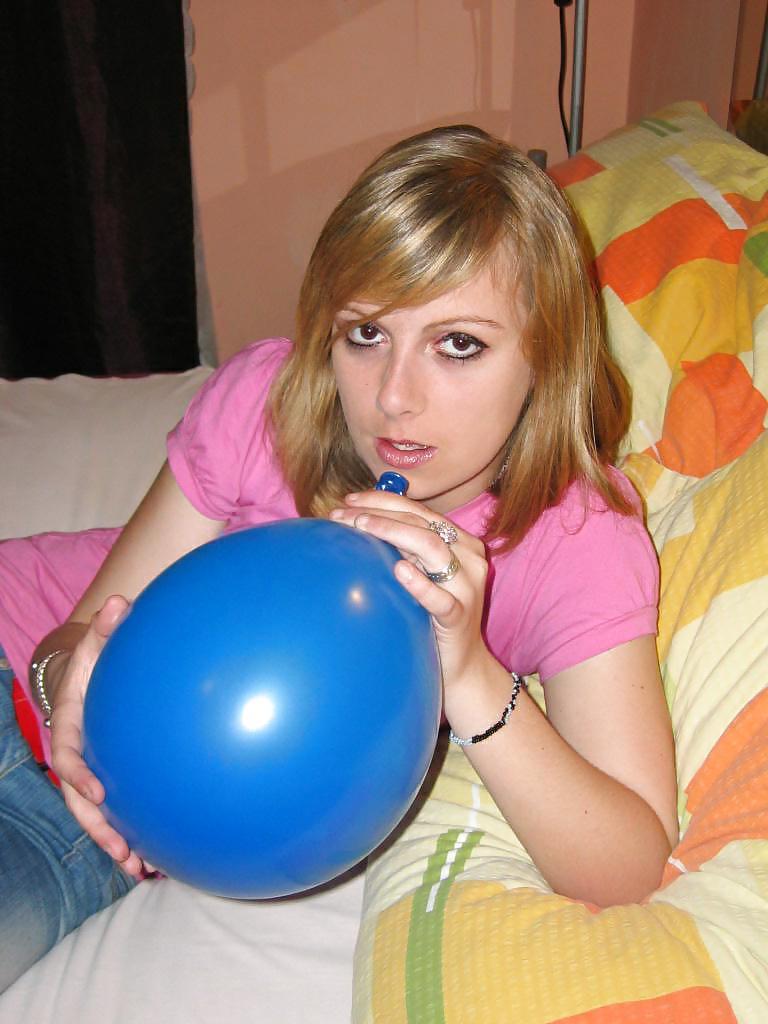 25P Balloon girls