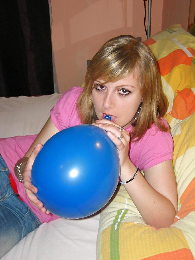 25P Balloon girls