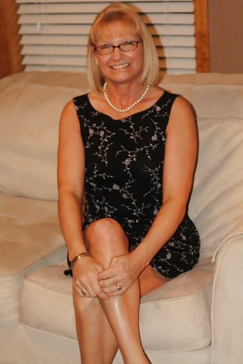 22P Hot Gilf loves to Show Off