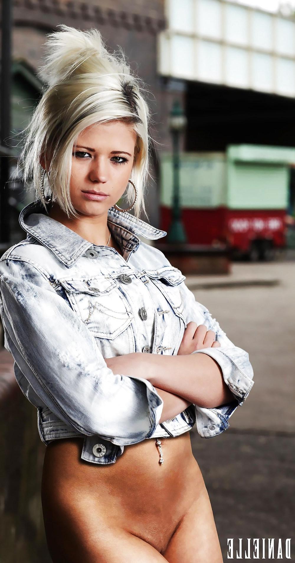 25P Hot Eastenders Babes 