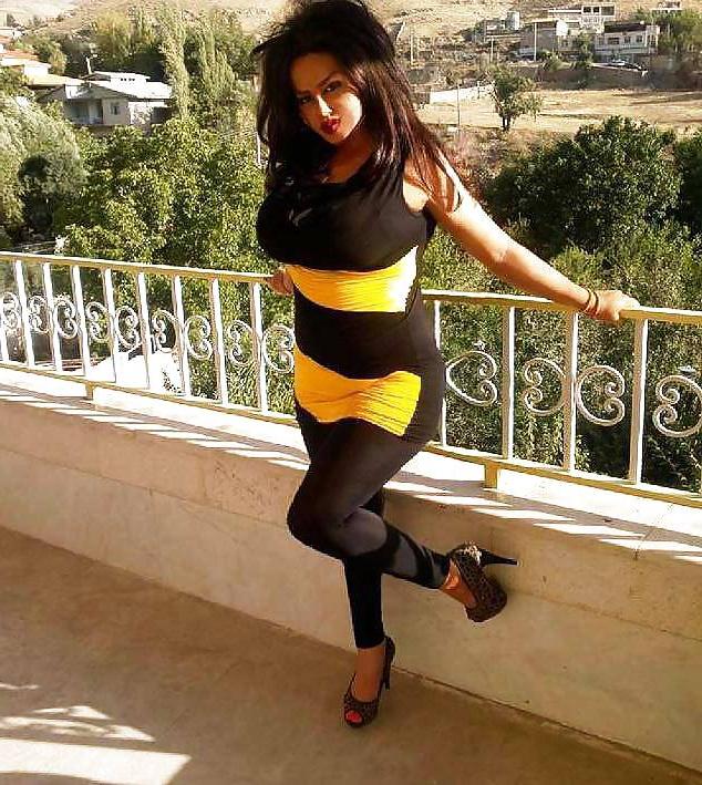 16P Hot Iranian Women Part 4