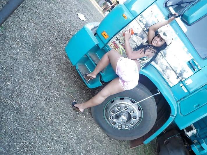 10P Derlane Si dancer friend