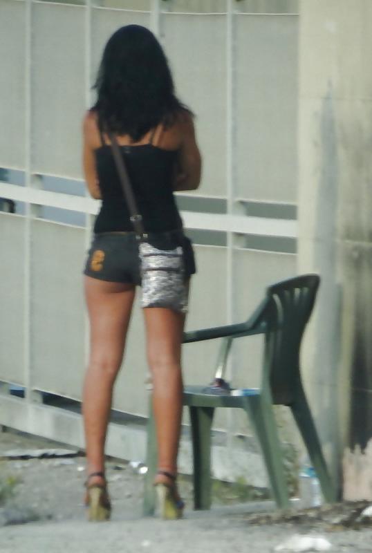 14P Italian Girls Working