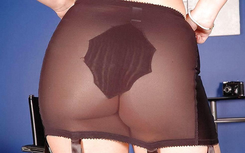 25P Rear-View Of open bottom Girdles 6
