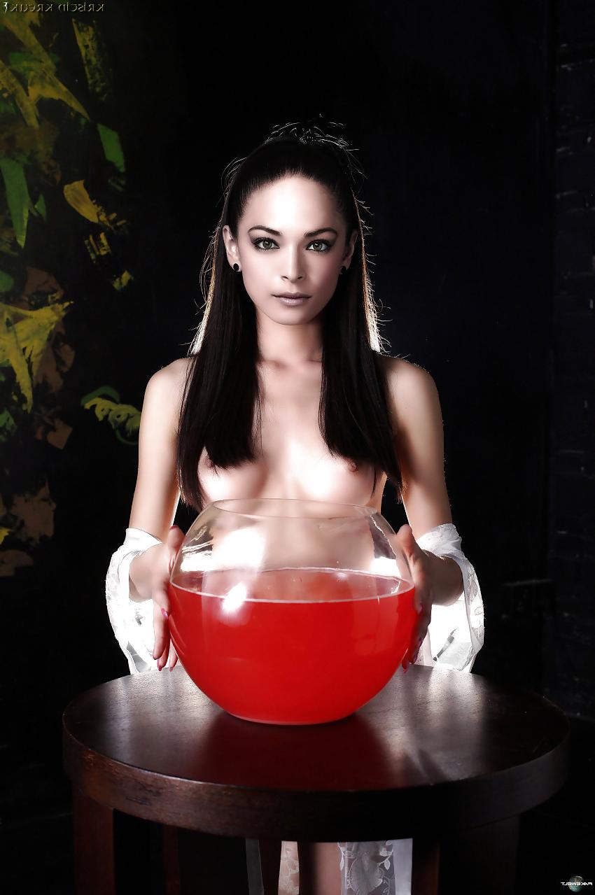 19P SMALLVILLE GIRLS