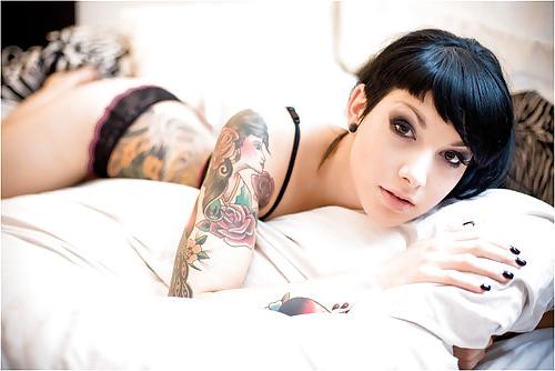 25P tattoo girls
