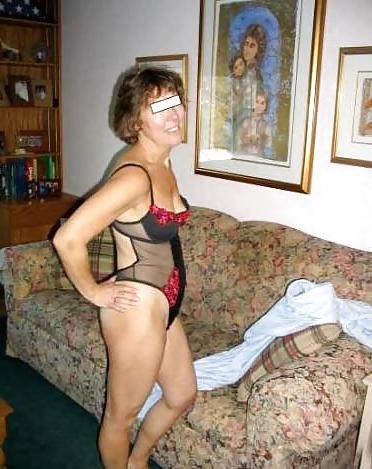 15P N. C. - Anonymous MILF posing