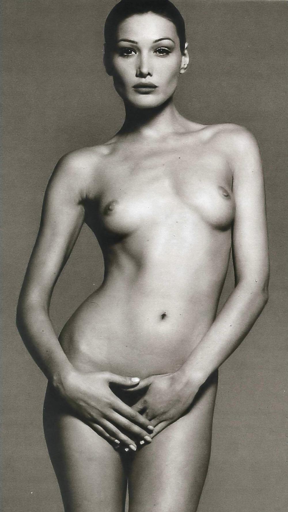 21P Celebs Naked 03