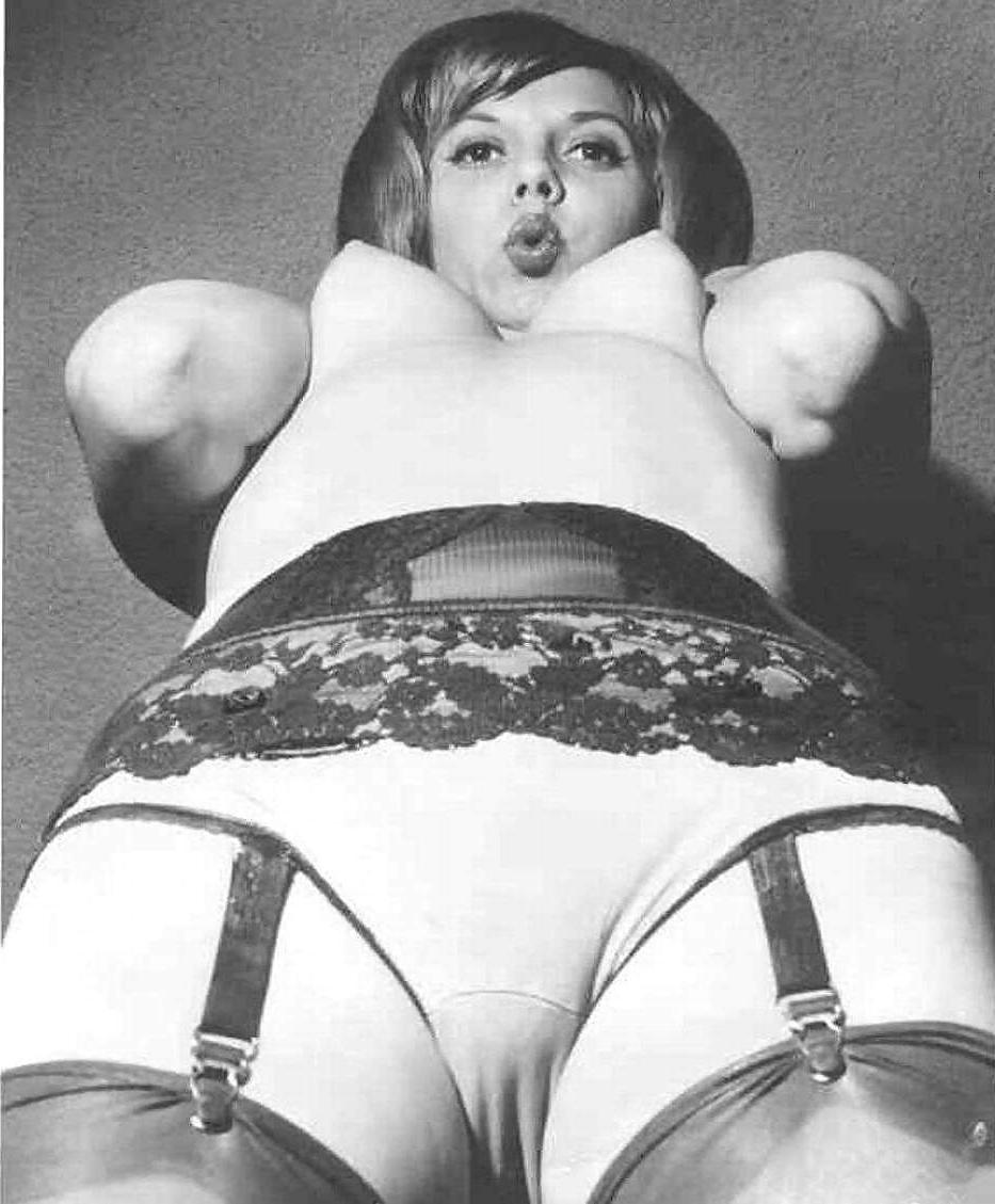 20P Just Vintage Black And White !