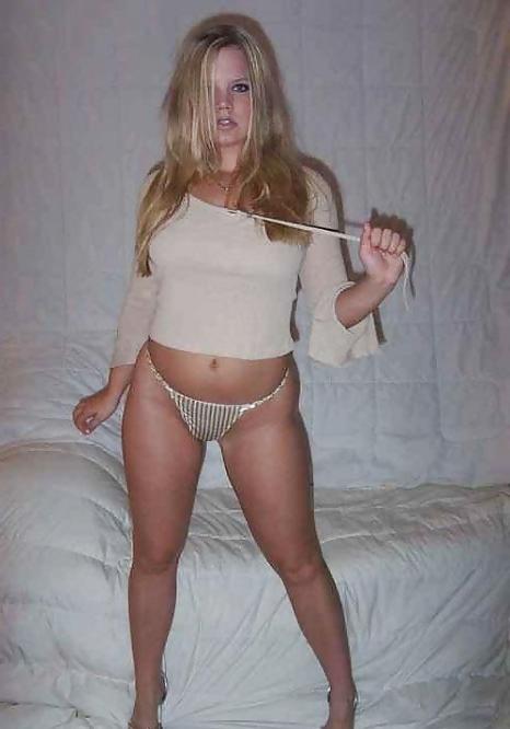 25P Blonde hottie posing