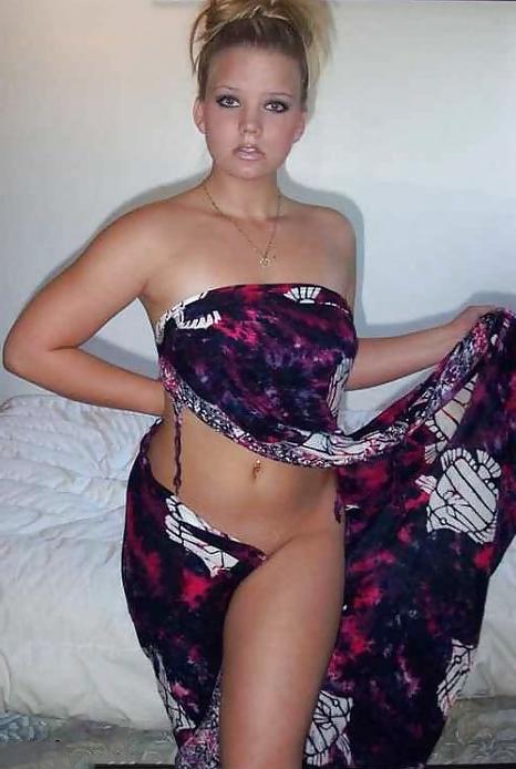 25P Blonde hottie posing