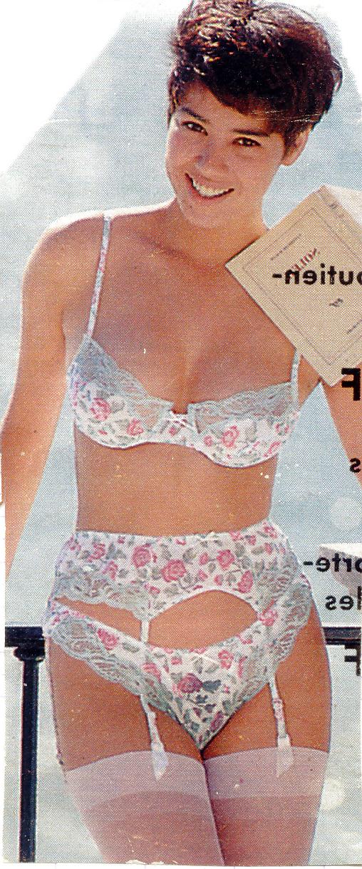 21P Vintage lingerie 1