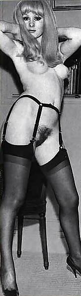 17P KEY - Vintage 08  Suspender Belt & Straps