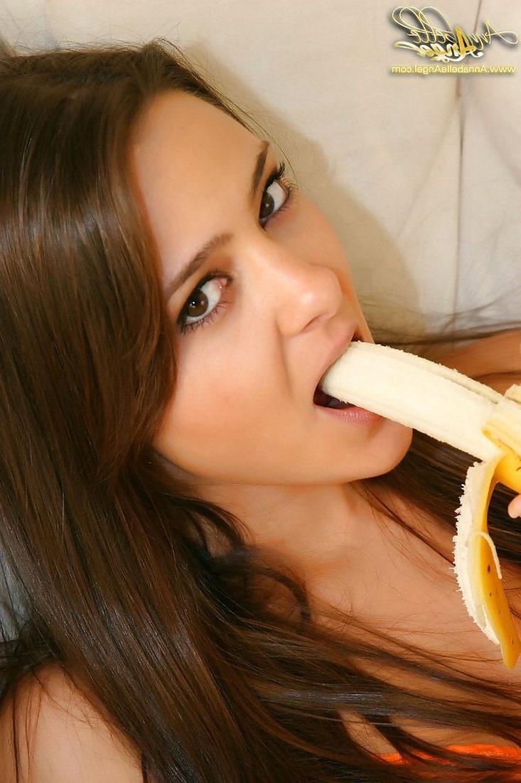 22P Banana Girls
