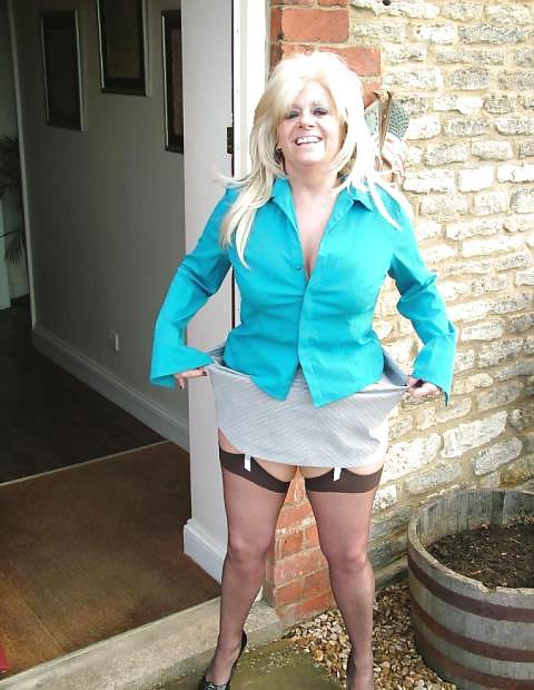 6P Mature in sexy stockings