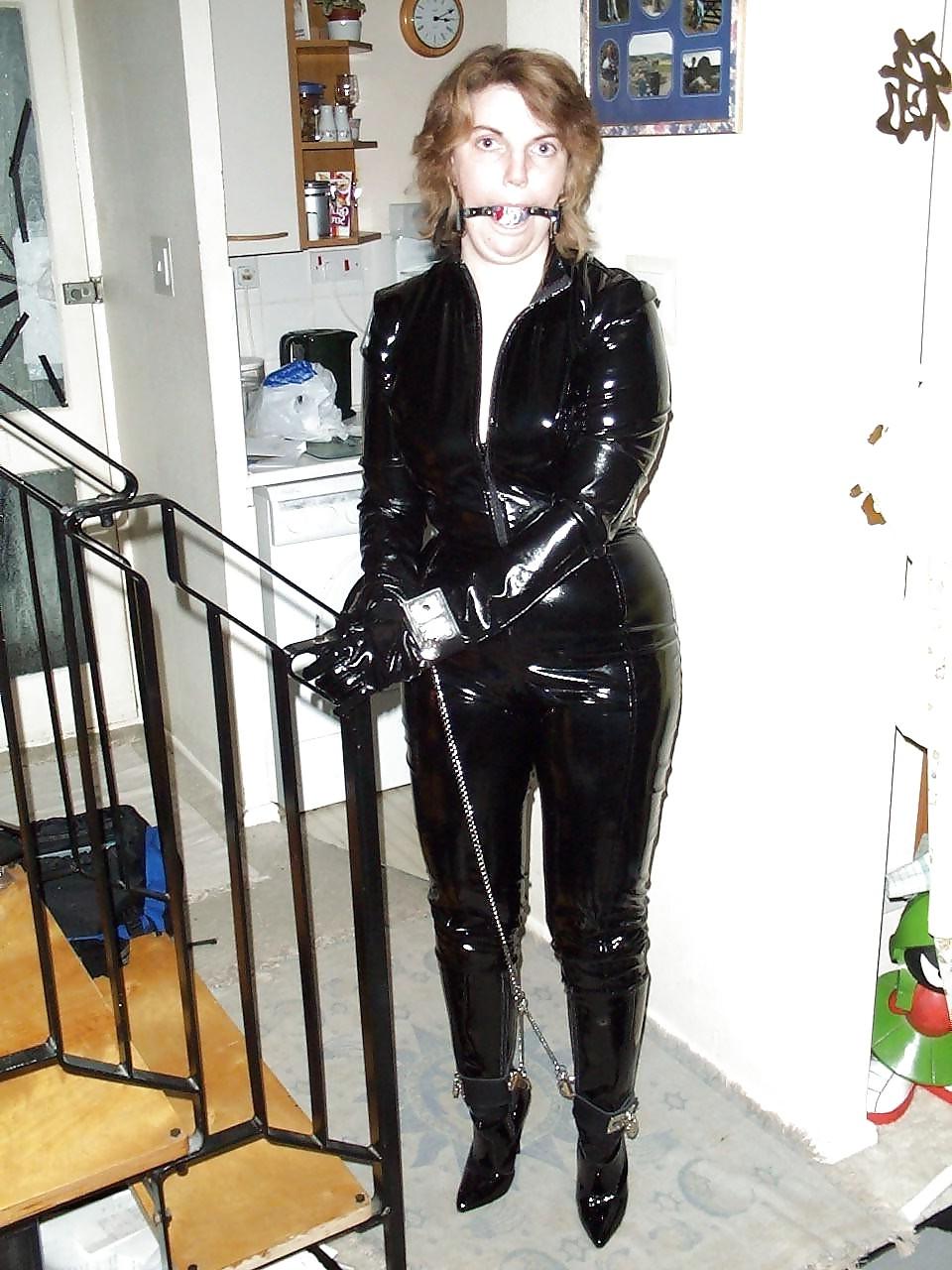 10P Mature in bondage