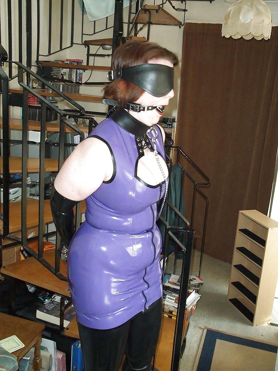 10P Mature in bondage