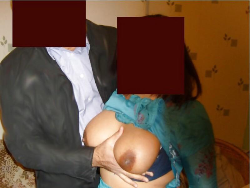 11P Sexy Pakistani Punjabi Milf Threesome