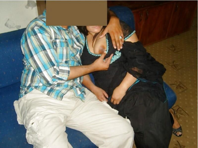 11P Sexy Pakistani Punjabi Milf Threesome
