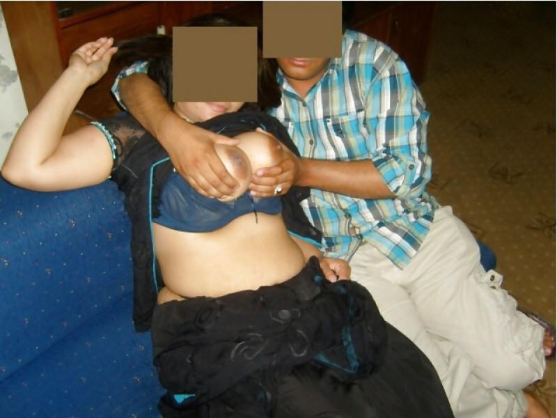 11P Sexy Pakistani Punjabi Milf Threesome