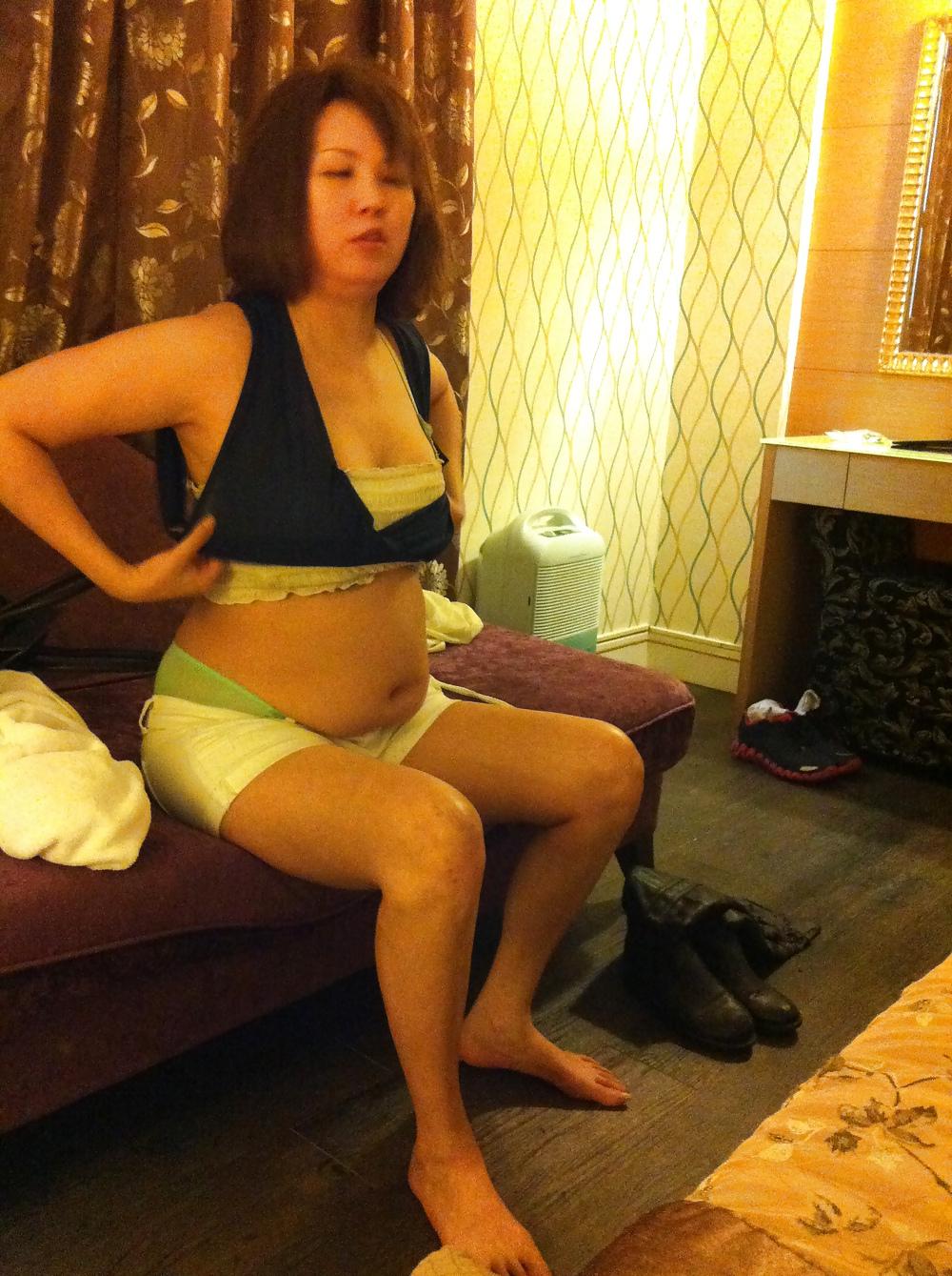 12P Taiwan slut Miss Huang