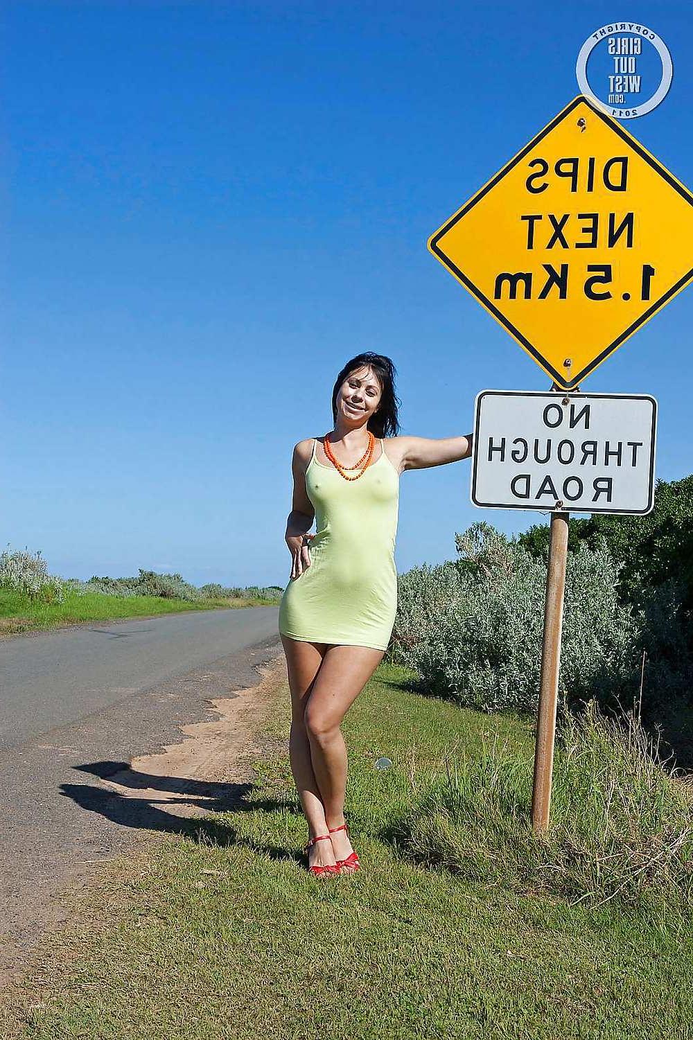 16P Dark haired amateur babe inserts a cucumber
