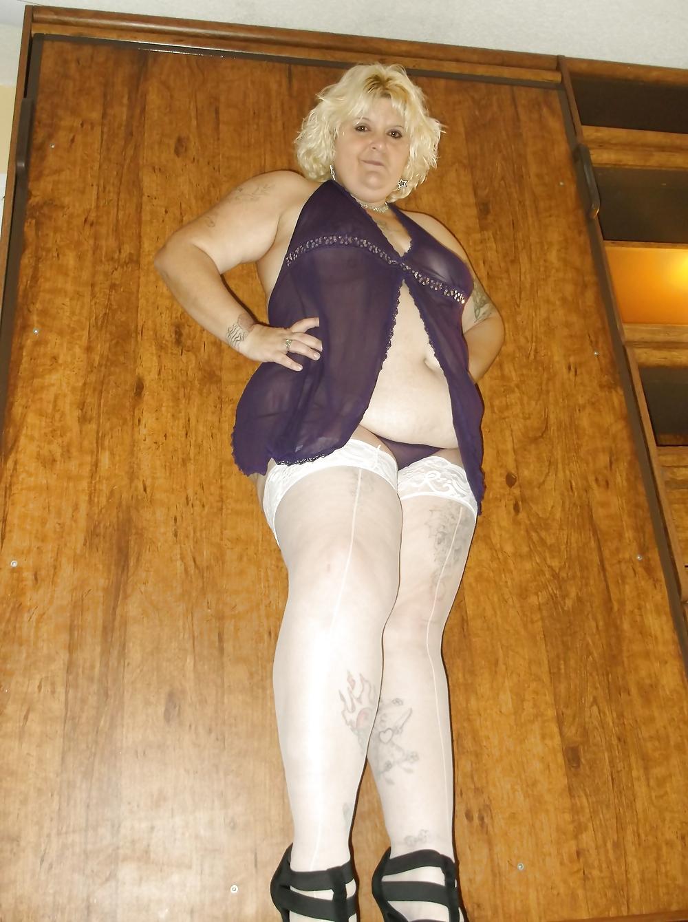 25P Granny  posing in purple
