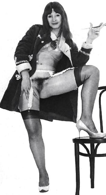 25P KEY - Vintage 20  Hot Legs with more Nylons & Garters