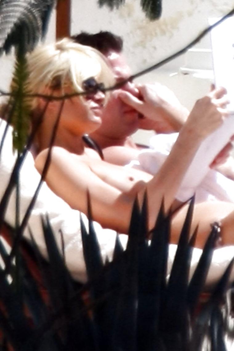 7P Paris Hilton Topless Sunbathing in Mexico 