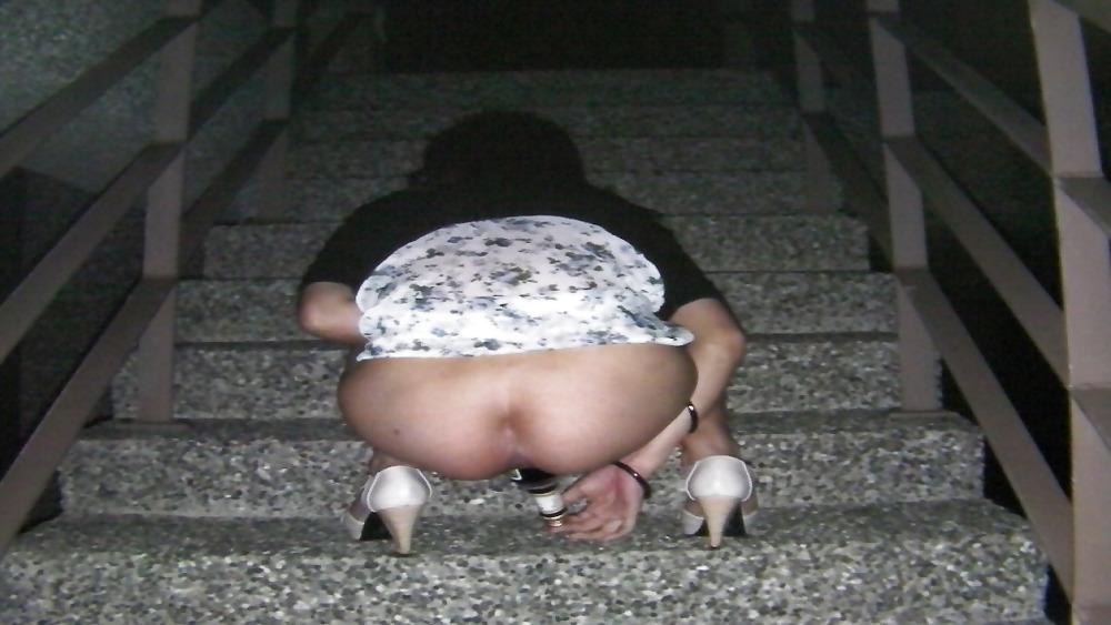 25P Taiwan wife public pussy bottle insertion