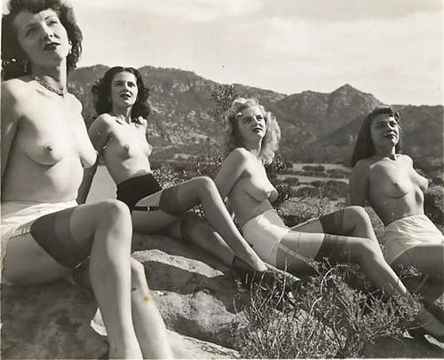 25P Vintage Amateurs and Porn