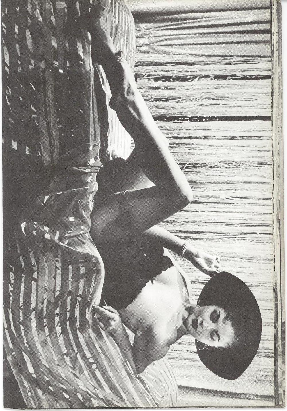 25P Vintage Magazines Introducing No2 Bobbie