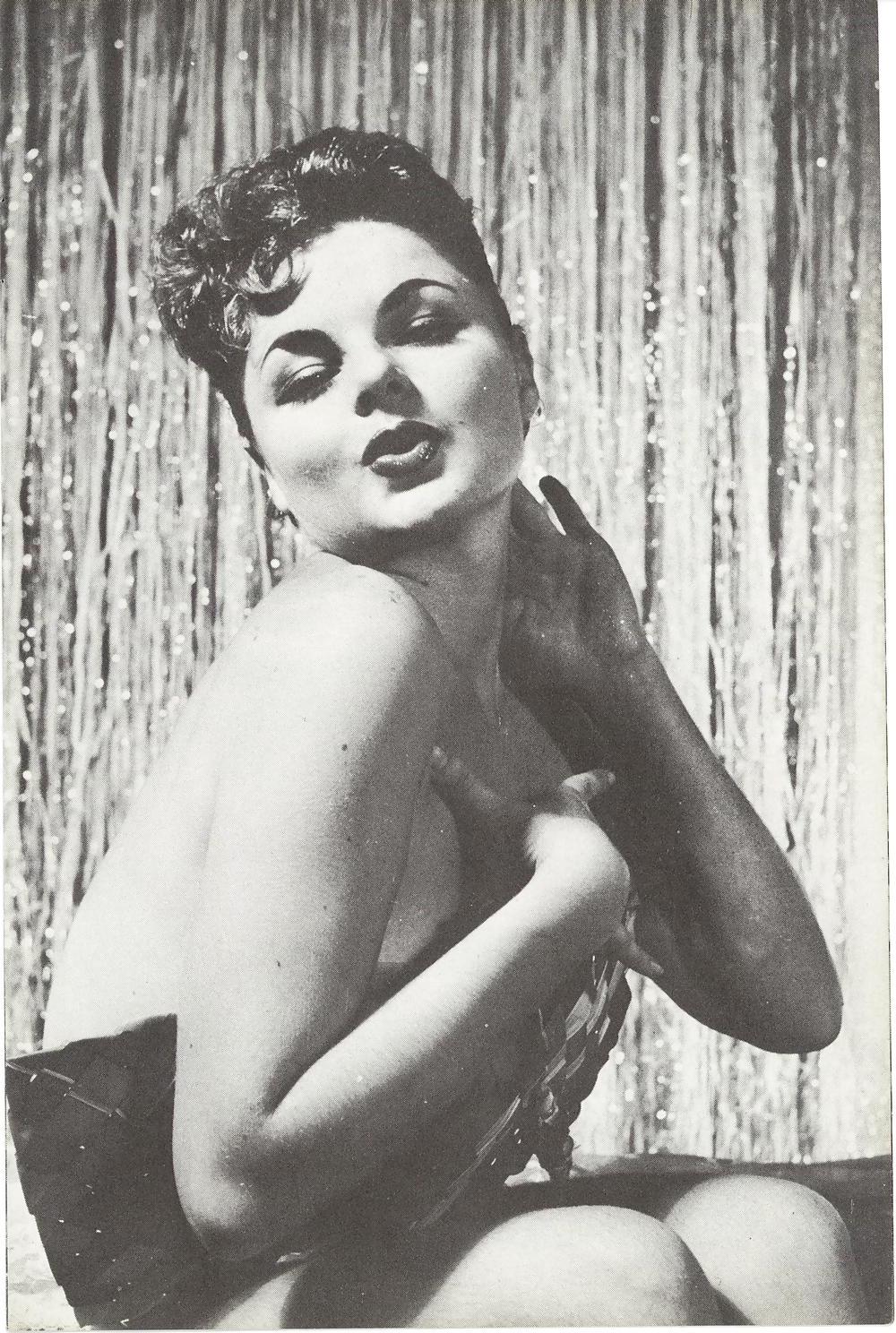 25P Vintage Magazines Introducing No2 Bobbie