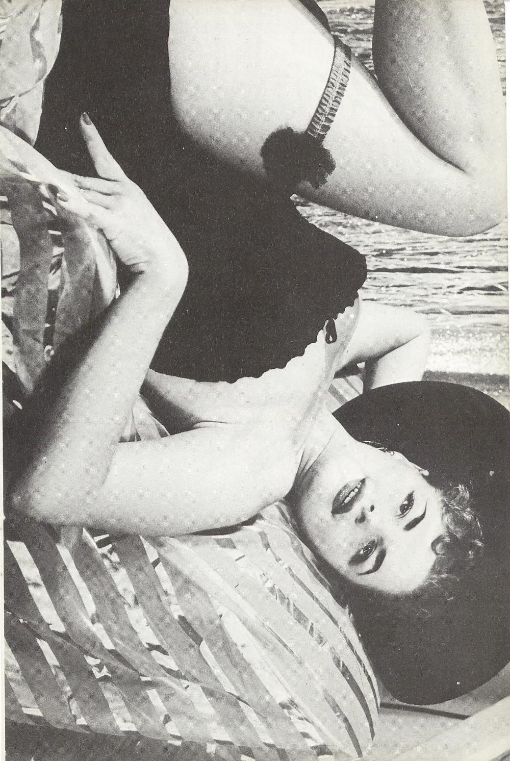 25P Vintage Magazines Introducing No2 Bobbie