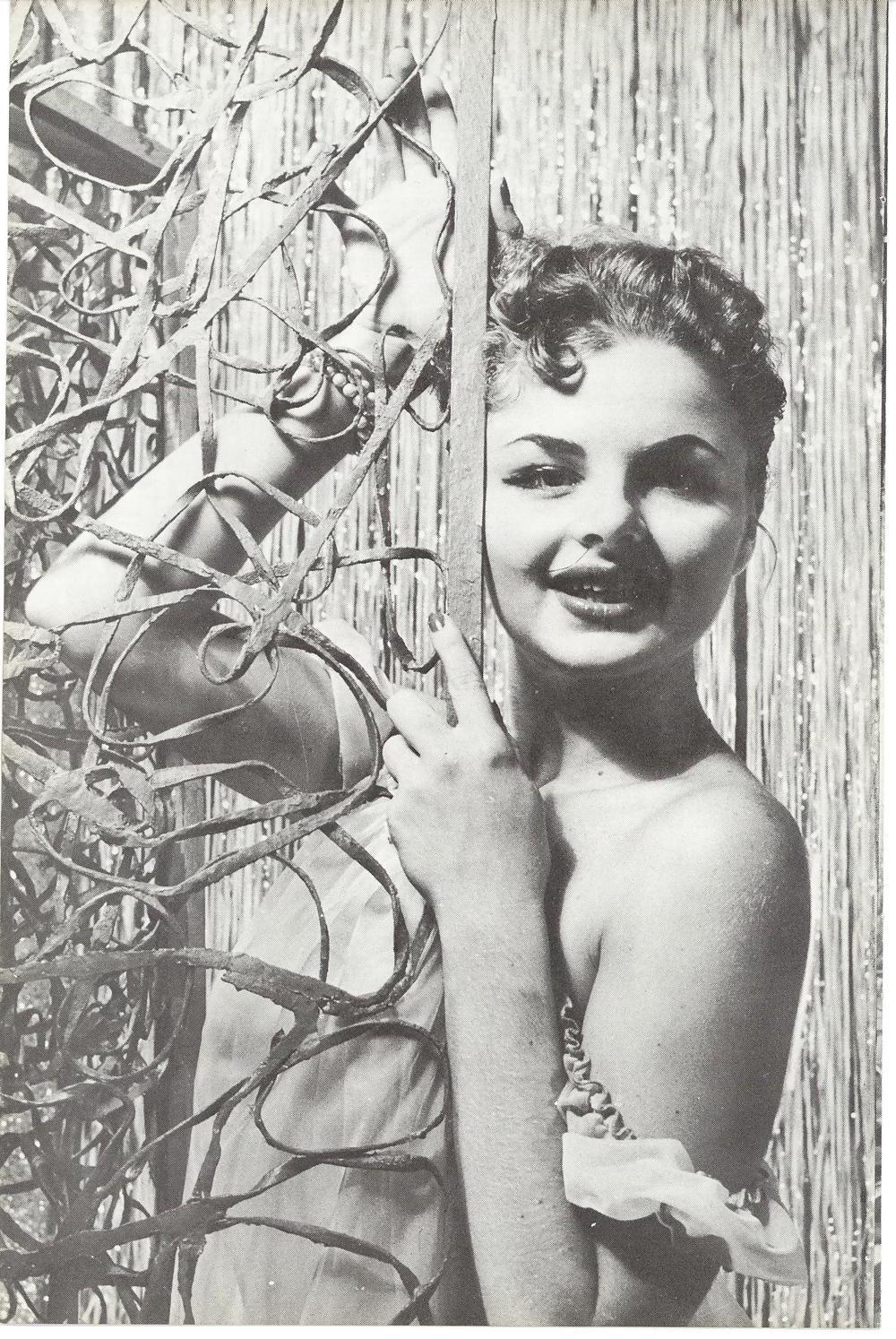 25P Vintage Magazines Introducing No2 Bobbie