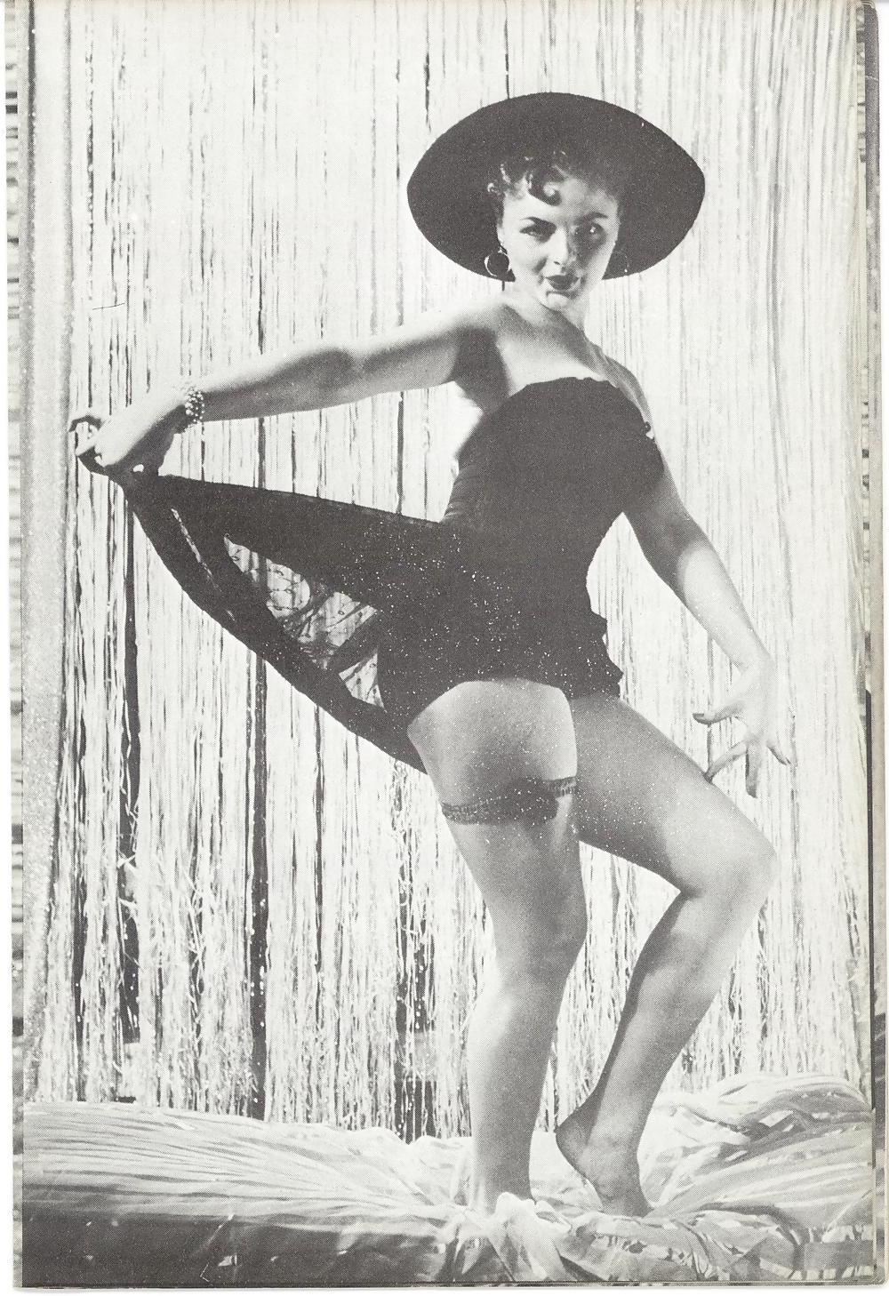 25P Vintage Magazines Introducing No2 Bobbie
