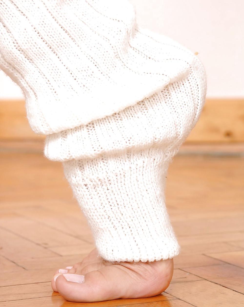 25P Ballerina footjob