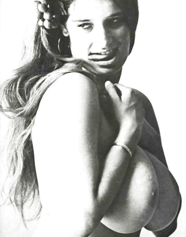 18P Awesome Vintage Tits 4