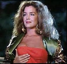 25P Hot sci-fi babe claudia christian