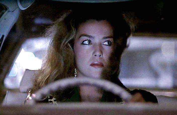 25P Hot sci-fi babe claudia christian