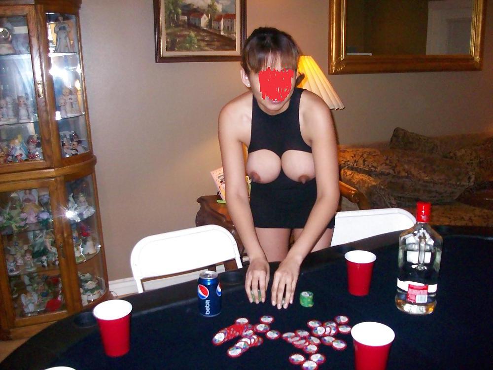 9P NINA Latina after poker