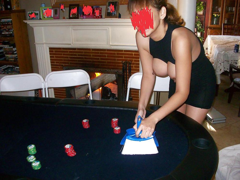 9P NINA Latina after poker