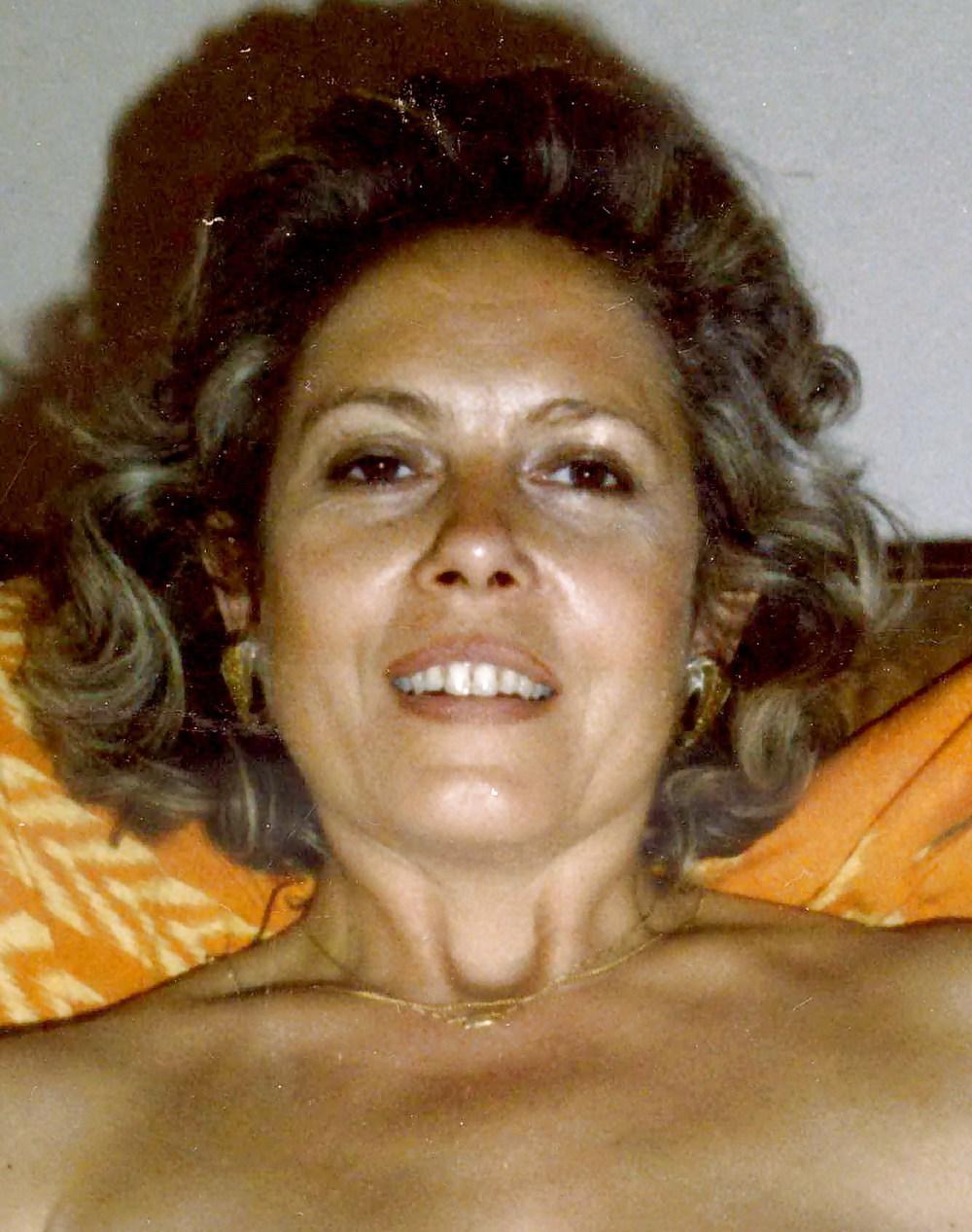 10P Exotic Mature Women 28