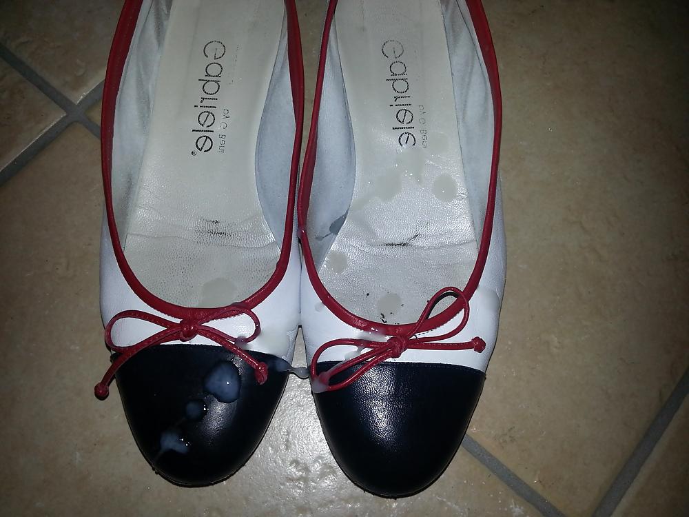 5P Cum on my wifes ballerina flats