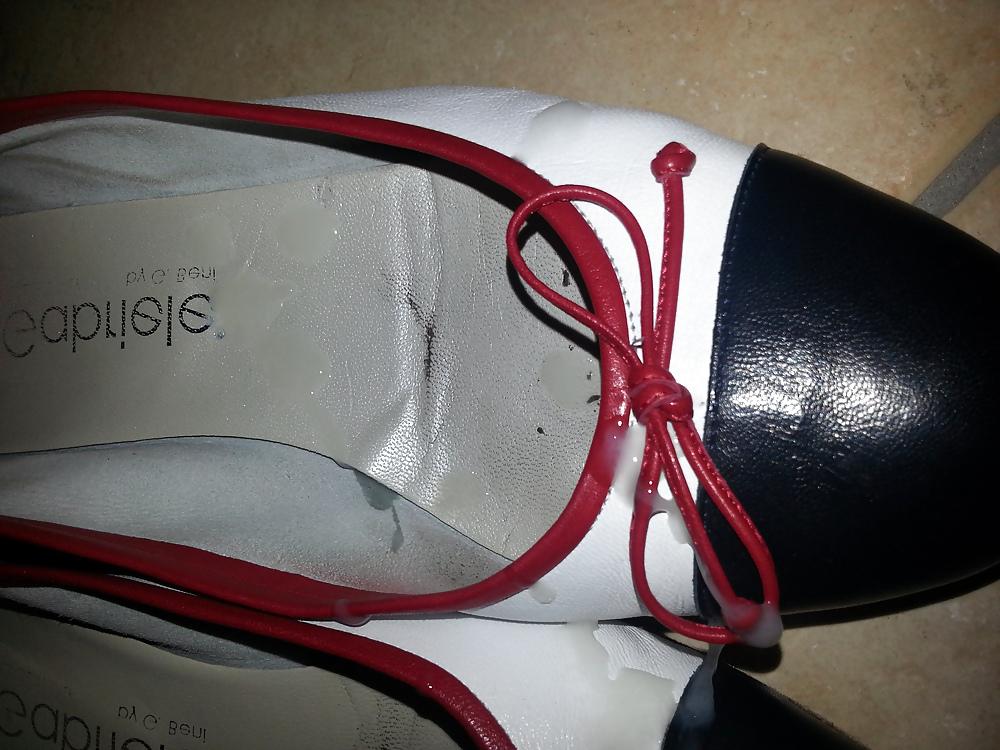 5P Cum on my wifes ballerina flats
